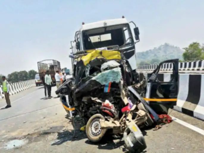 अवैध प्रवासी वाहतुकीचा कहर! कल्याण-मुरबाड महामार्गावर भीषण अपघातात ११ जणांचा मृत्यू